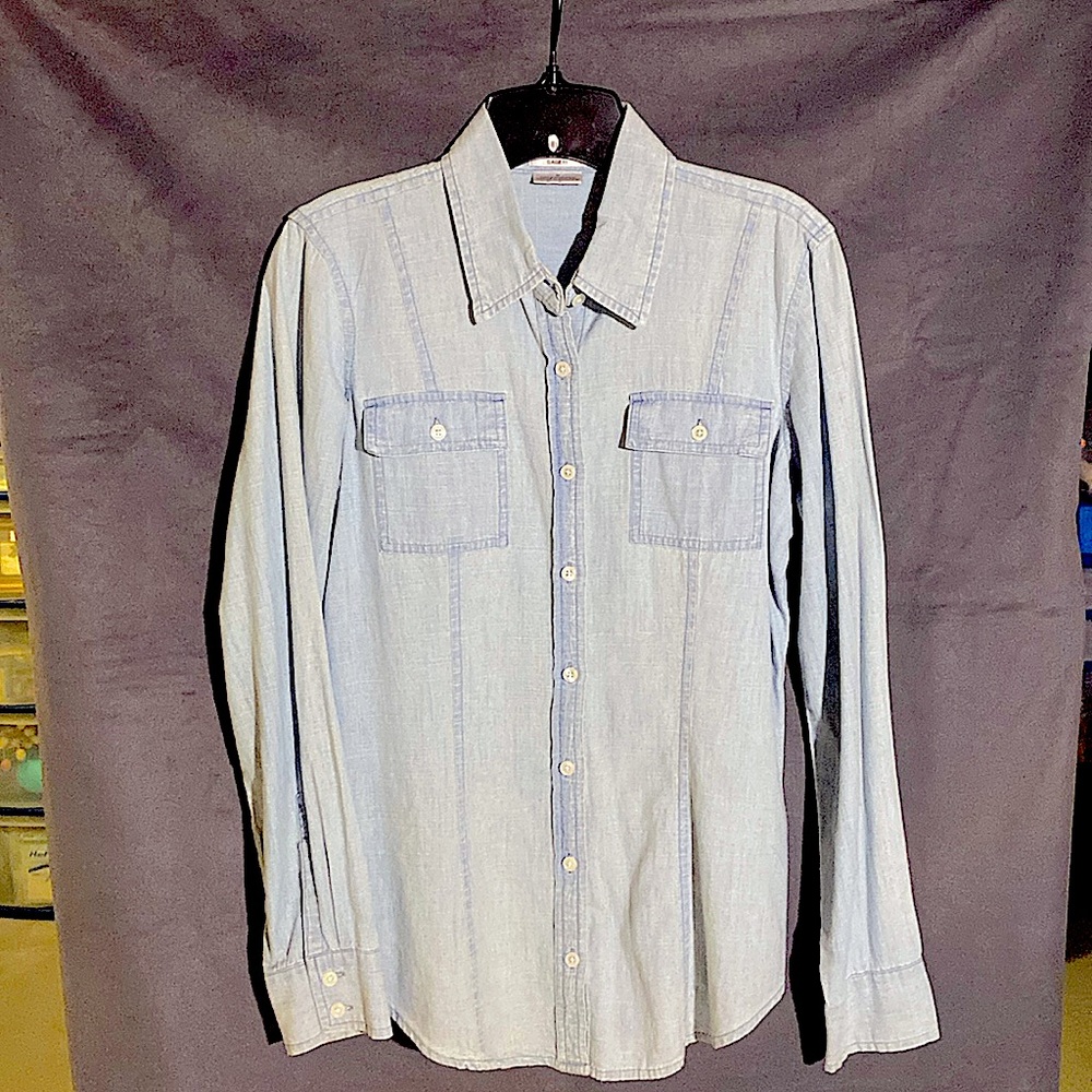 Van Heusen Classic Fit Women’s Denim Blouse Size M - NWO TAGS